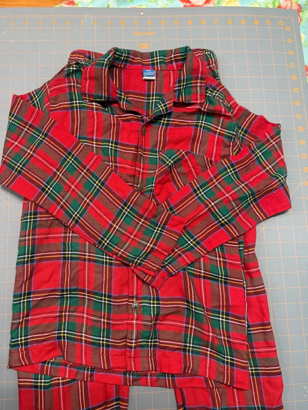 Classic Red Plaid Kids Pajama Set old navy M (8)